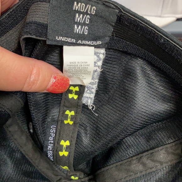 Under armor baseball hat - Picture 3 of 4